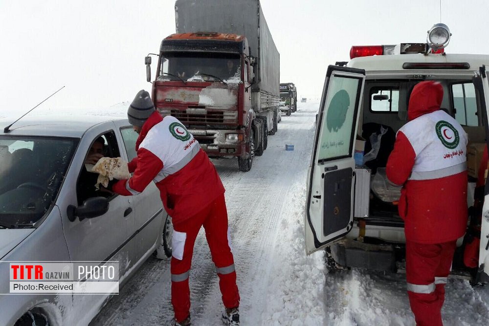 امدادرسانی هلال احمر قزوین به 87 فرد گفتار در برف