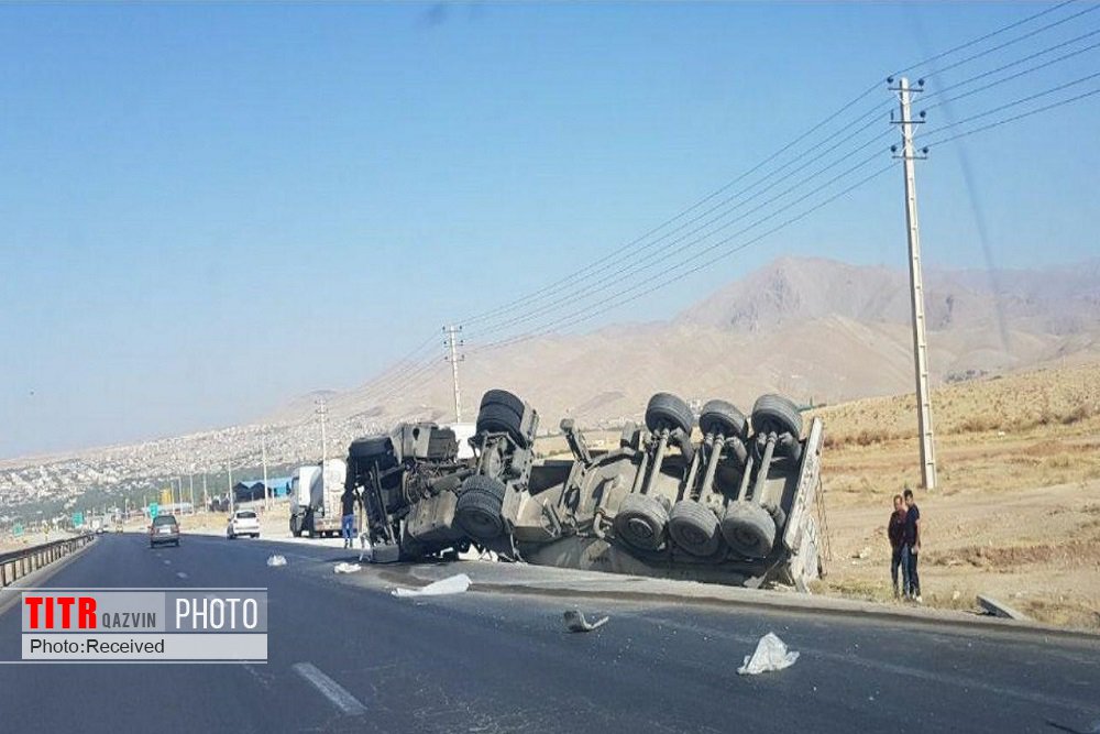 سه کشته و چهار مصدوم در سانحه انحراف کامیون در شهرستان تاکستان