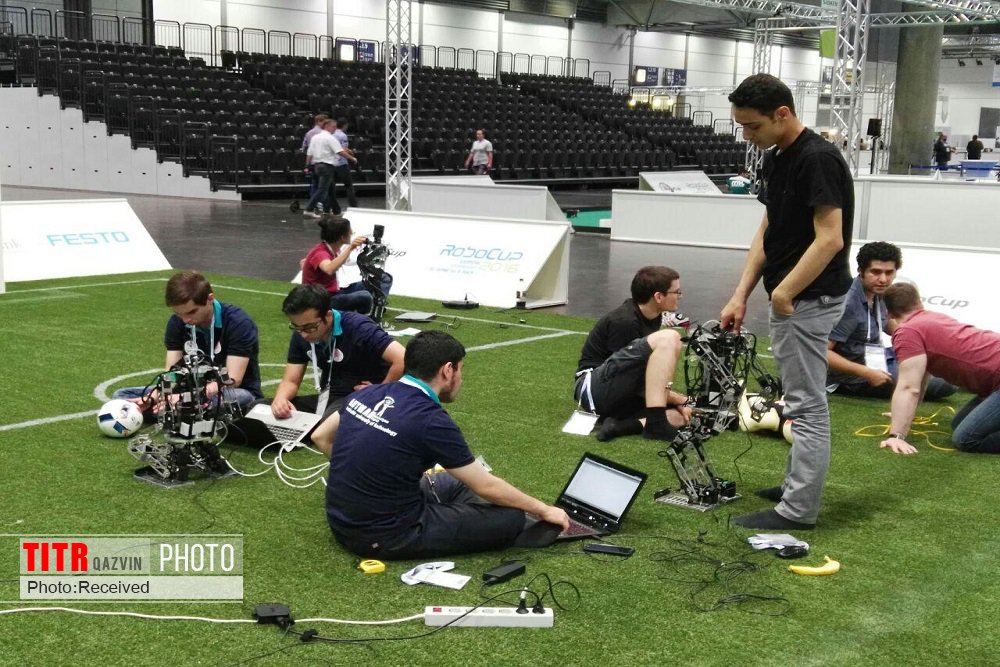 تیم‌های رباتیک قزوین در مسابقات بین المللی تهران درخشیدند