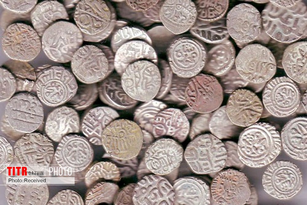 کشف 10 سکه مسی متعلق به دوره اشکانیان در تاکستان