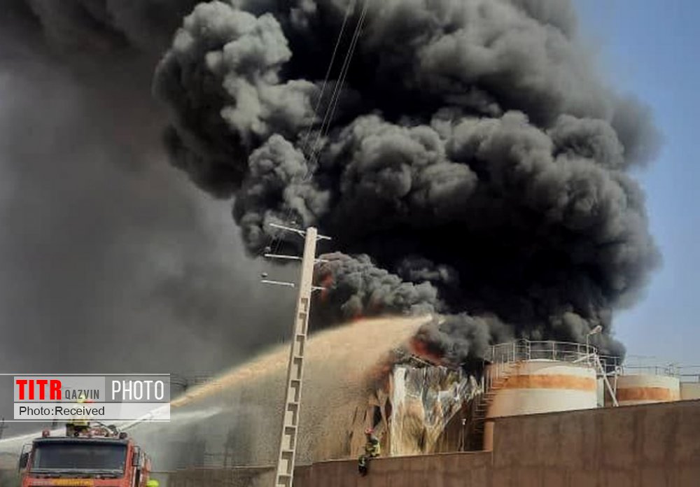 آتش سوزی شهرک چرمسازی بوئین زهرا مهار شد