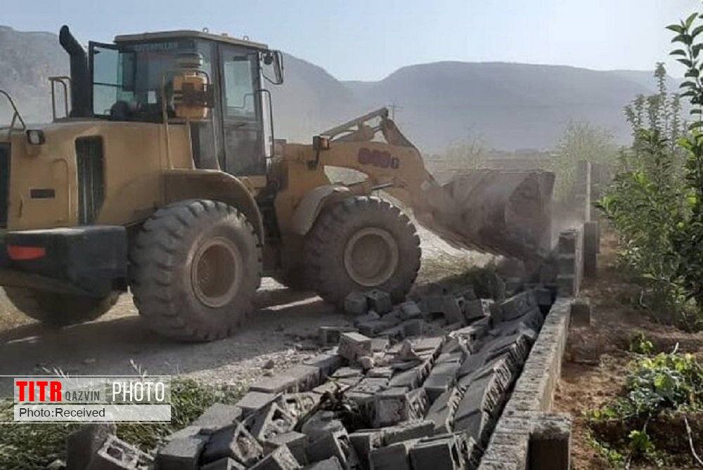 تخریب هشت بنای غیرمجاز در اراضی کشاورزی آبیک