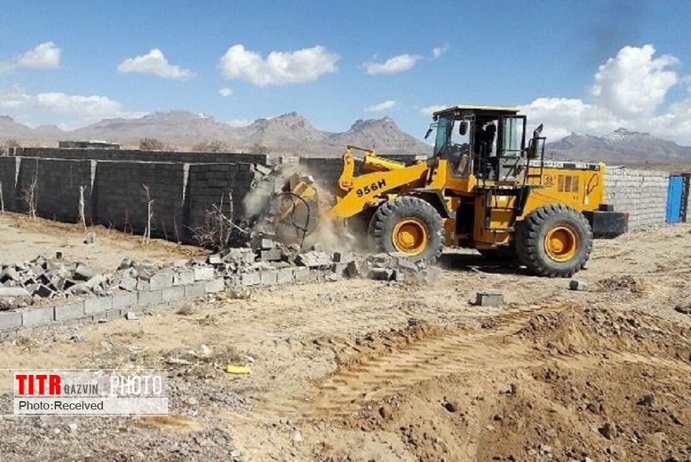 رفع تصرف 500 متر ار اراضی ملی در استان قزوین