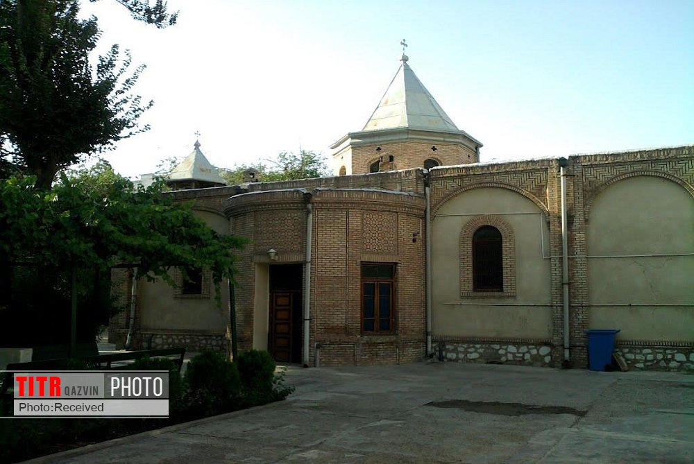 رفع آسیب کلیسای رفیع قزوین