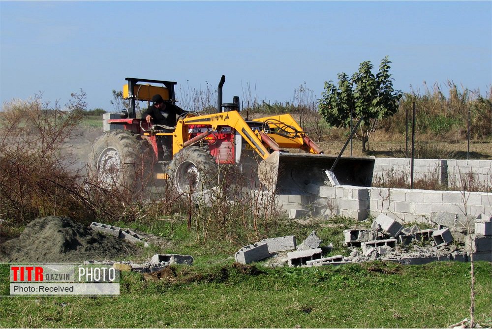 تخریب 198 ساخت‌و‌ساز غیرمجاز در اراضی کشاورزی بوئین‌زهرا