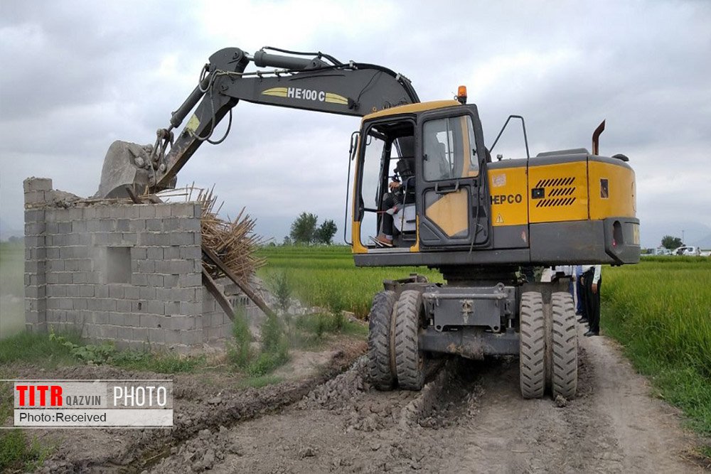 29 بنای غیرمجاز در اراضی کشاورزی شهرستان البرز تخریب شد