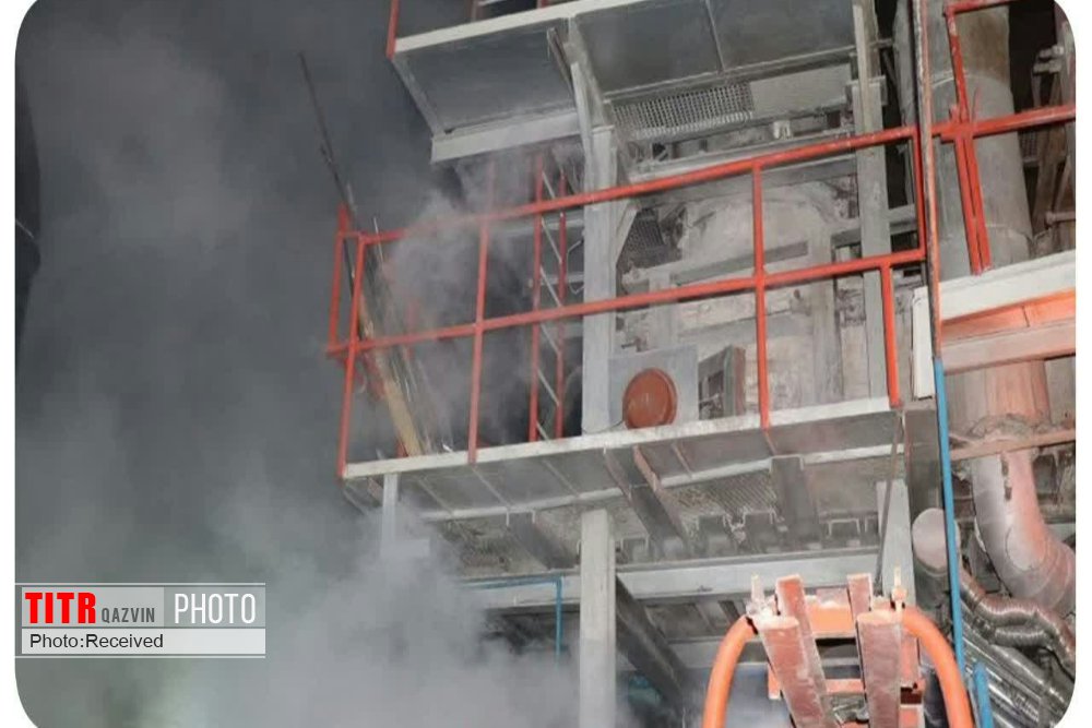 مهار آتش در یک کارخانه تولید شیشه و بلور قزوین 