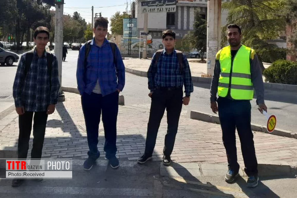 طرح عابریار در تقاطع‌های پرتردد قزوین در حال اجرا است