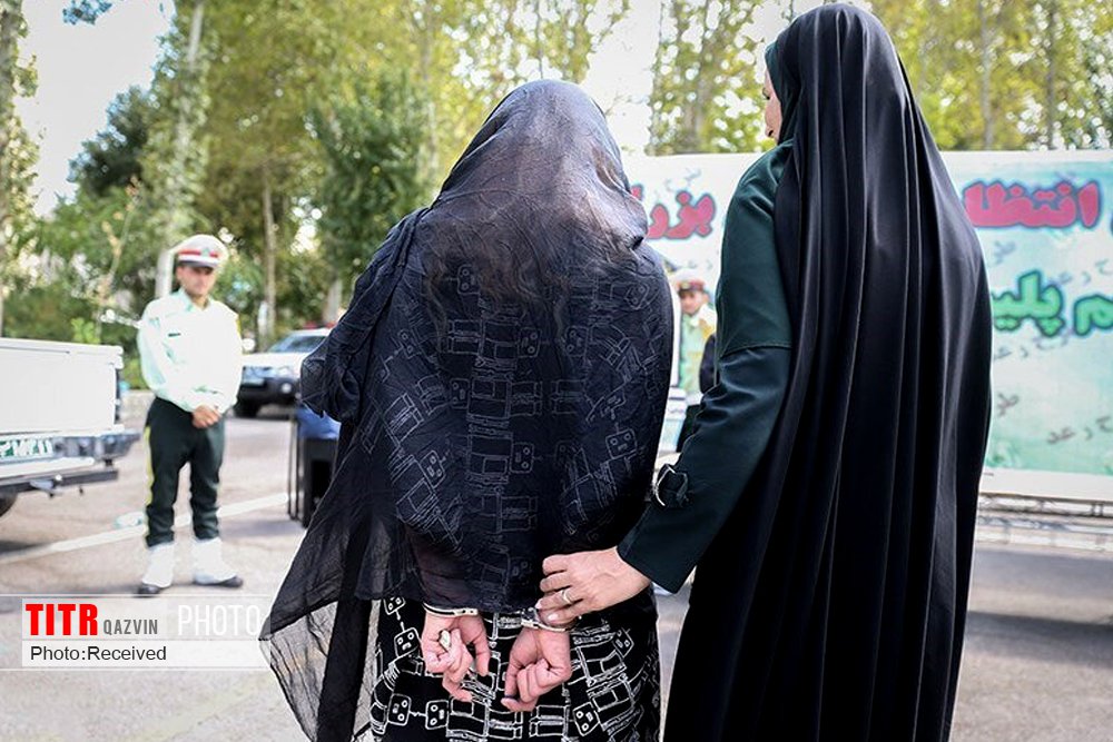 دستگیری قاچاقچی زن با 14.5 کیلوگرم تریاک در قزوین