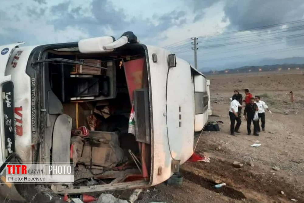 5 کشته بر اثر واژگونی اتوبوس در آزادراه قزوین-رشت