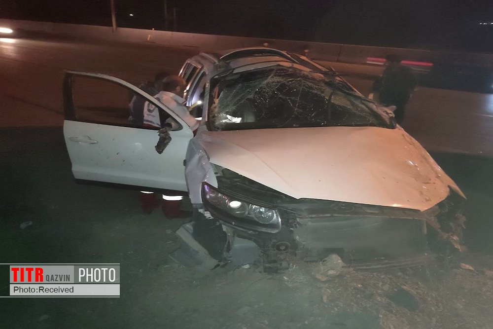 واژگونی خودروی سانتافه در آزادراه قزوین-تهران 2 کشته برجا گذاشت