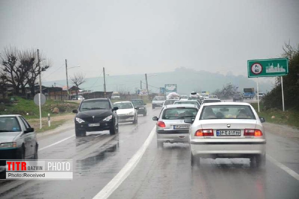 پلیس راه قزوین نسبت به لغزندگی راه‌های استان هشدار داد