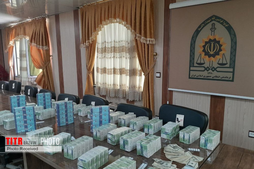 35 هزار قرص غیرمجاز خارجی از یک منزل در مهاباد کشف شد
